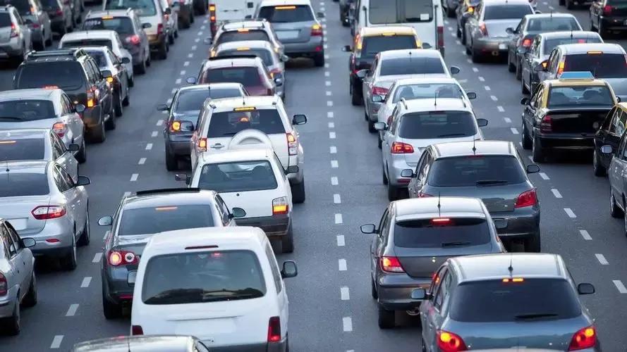 女司机尿急怎么办,女司机开车时尿急怎么办