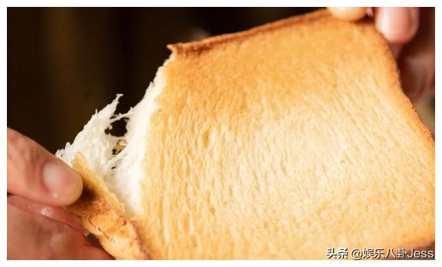 在李佳琦直播间买零食，是个划算的选择吗？