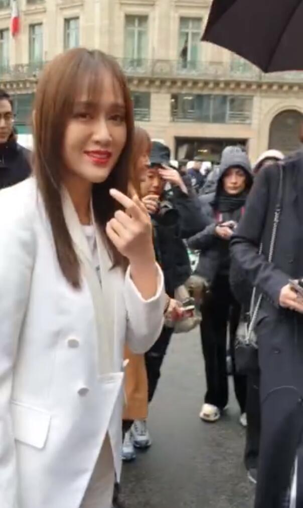 秦岚法令纹真实照片,秦岚讲有皱纹也很正常