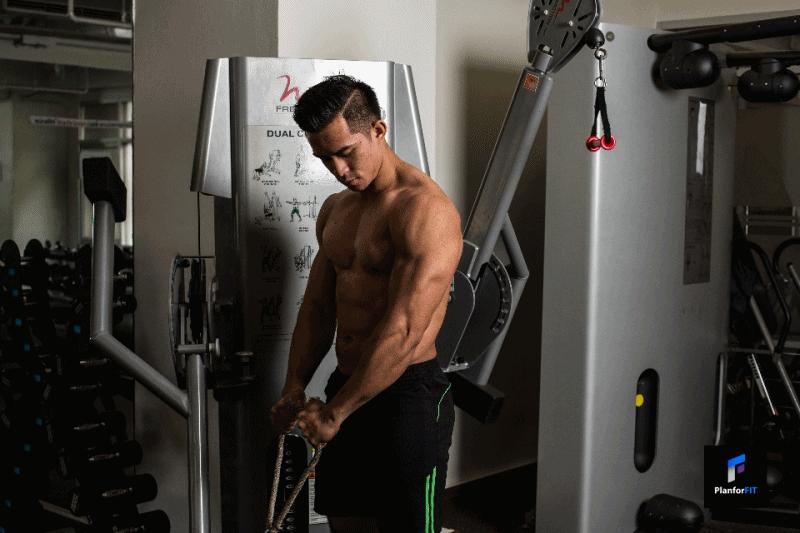 手臂臂围突破训练,新手虐手臂最好的6个动作