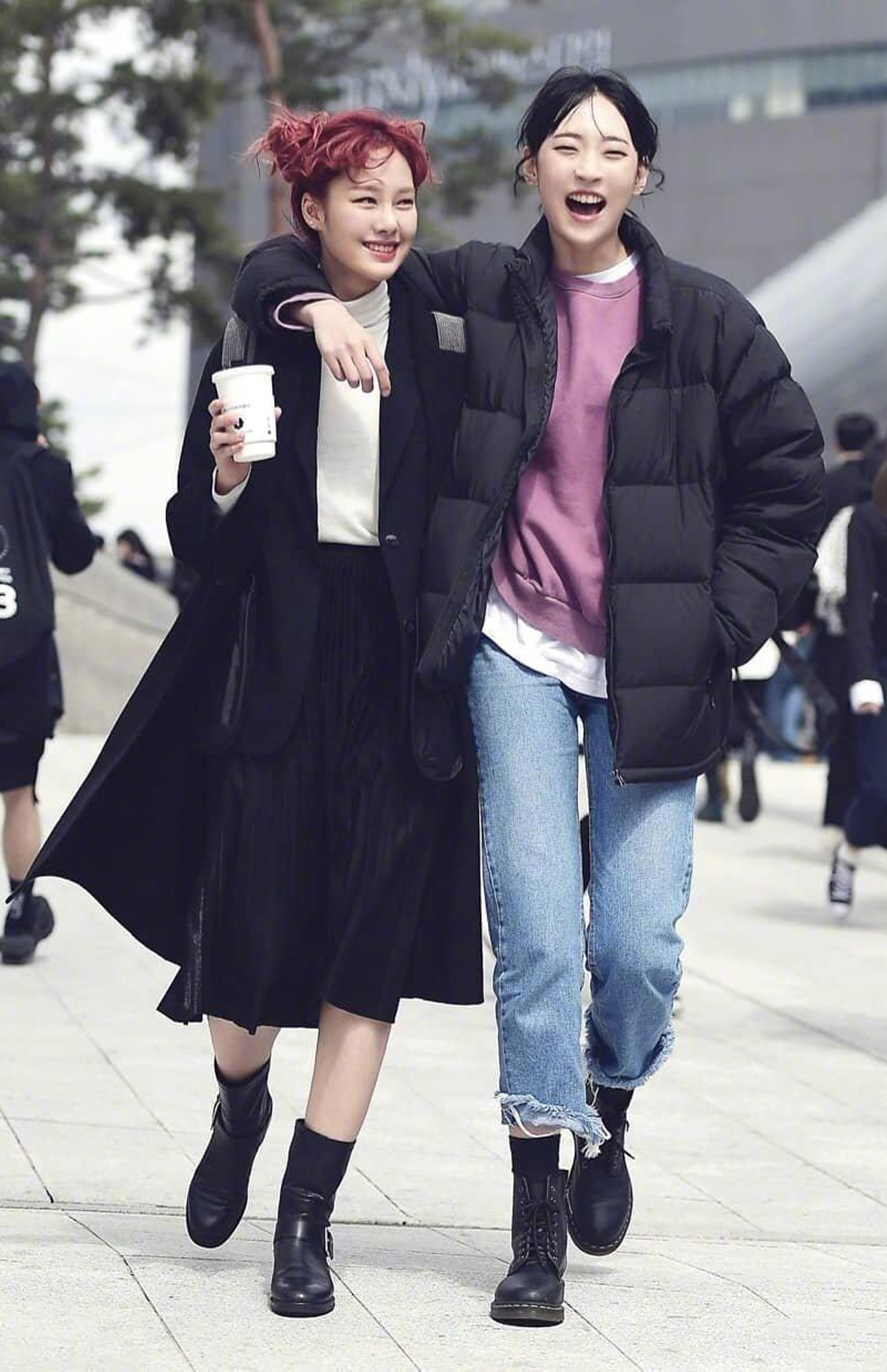 韩国女生冬天时尚穿搭街拍,韩国街拍美女惊艳的穿搭