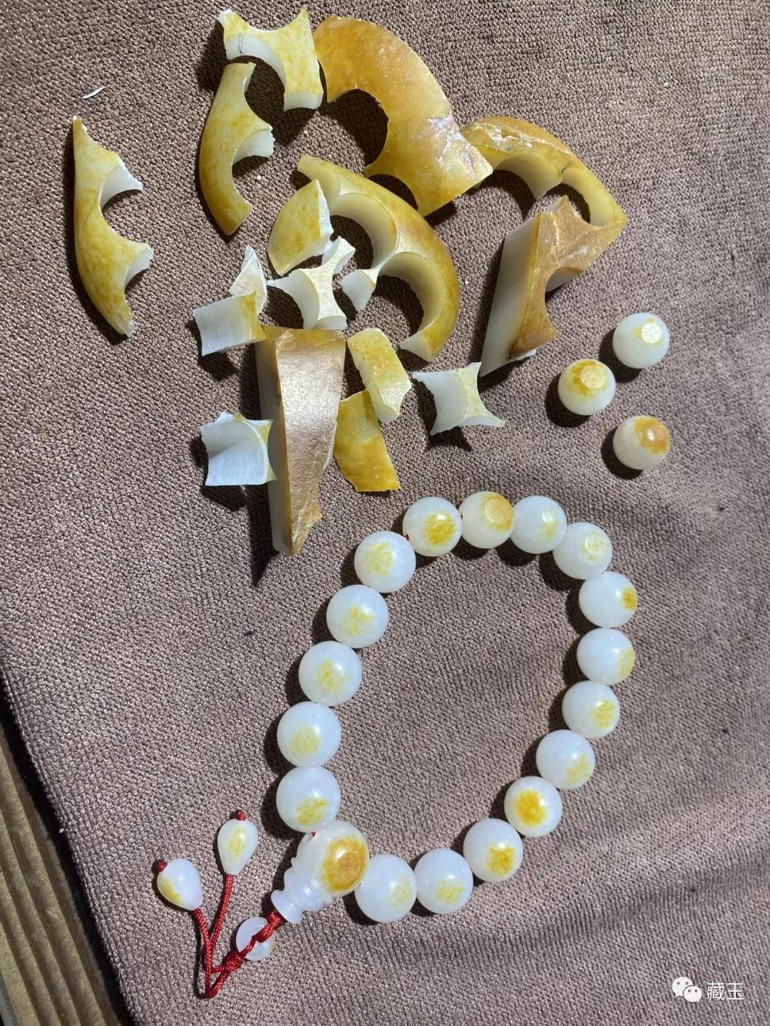 十种颜色的和田玉手串,翡翠手串和和田玉手串哪个好