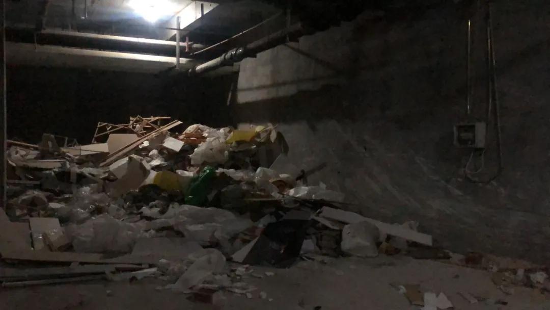 防火通道没安防火门,防火通道被堵防火车进不来