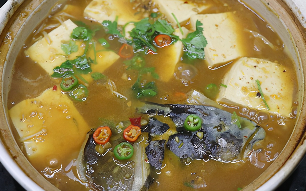 鱼头不煎做汤的家常做法,鱼头这样做鲜嫩多汁又入味