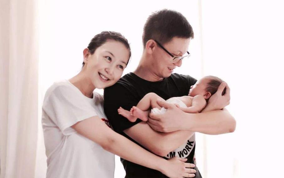 一个多月宝宝屁多哭闹怎么回事,宝宝屁多但是不哭闹