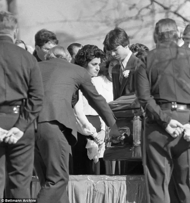 泡泡男孩被隔离12年完整版,12岁男孩走出隔离罩的视频