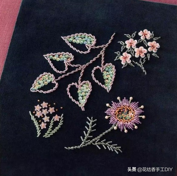 一张十字绣成品怎么弄成三幅,刺绣一张布需要几种绣法