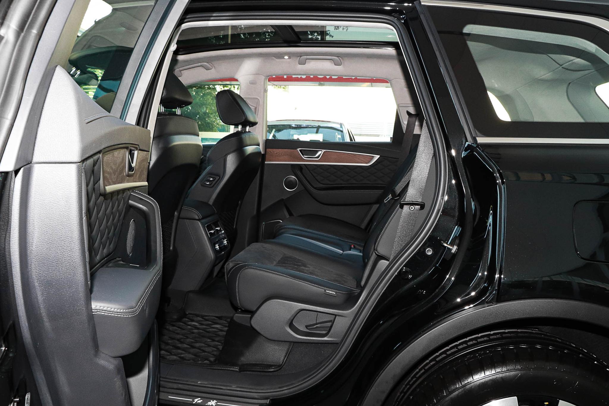 自驾游买SUV，选这3款不会错，3.0T配全时四驱，动力足空间大