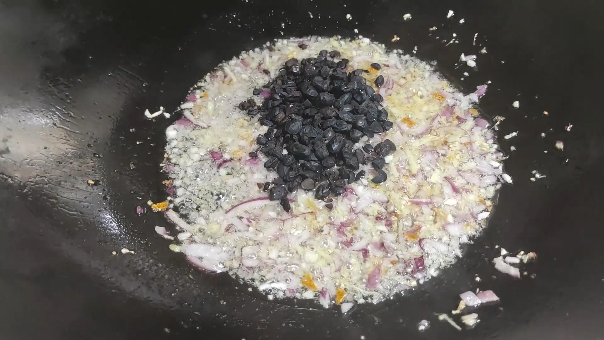 豉汁蒸排骨最正宗的做法,厨师豉汁蒸排骨小妙招