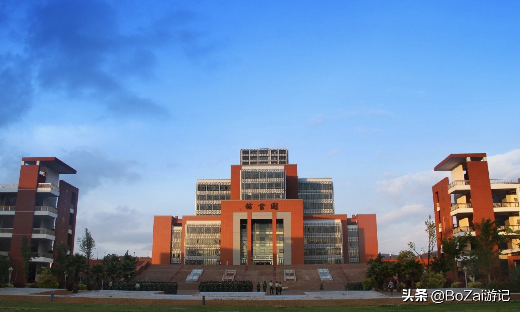 到昆明游玩必去的景点推荐一下,昆明官渡附近景点哪里好玩免费的