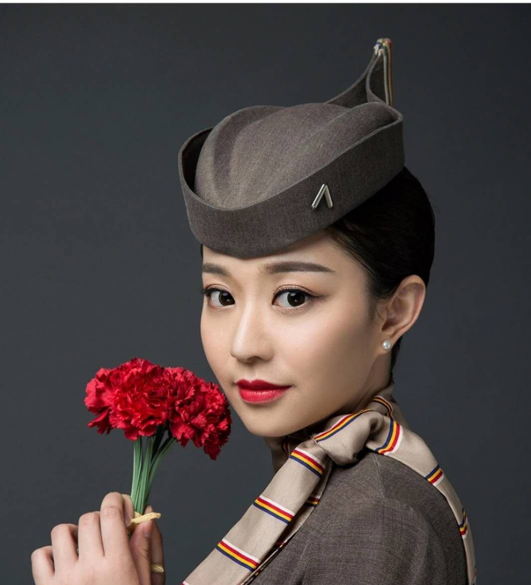世界航空公司空姐制服,世界航空服