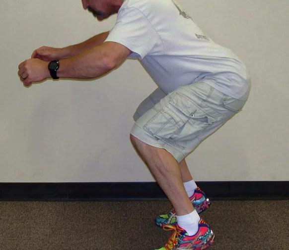 深蹲的毛病怎么改善,深蹲杠铃常见问题