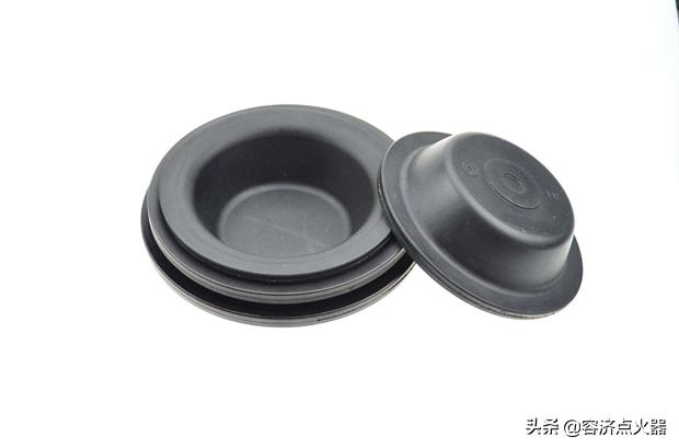 半路上电瓶车摩托车刹车油没有了，能撒尿进去将就使用吗？