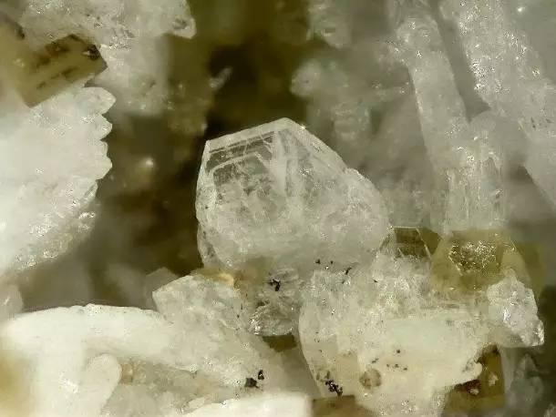 黄金矿石的鉴别方法,100种漂亮矿石