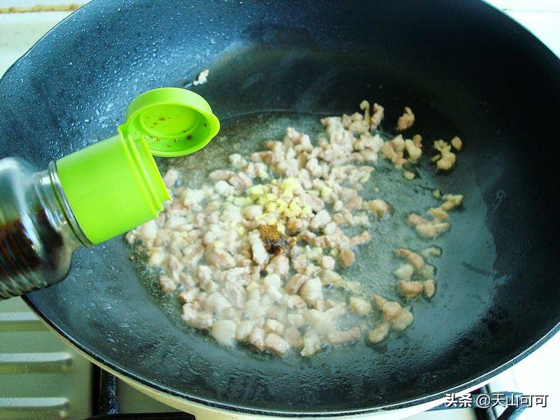 炒肉酱怎么炒好吃,炒肉酱用料比例