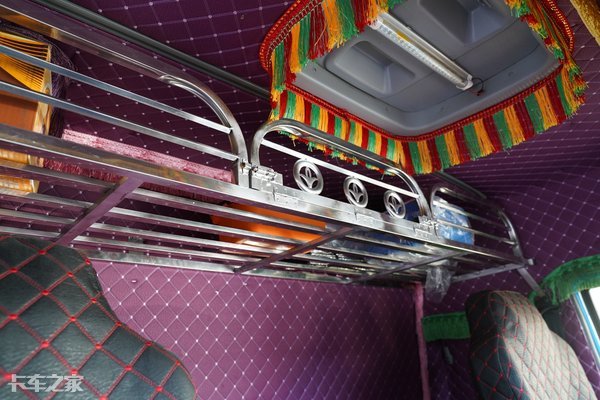 逆变器220伏300瓦变800瓦大货车专用,大功率液晶货车车载逆变器