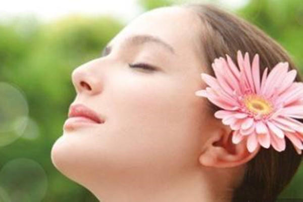 如何去眼角皱纹最有效的方法,眼角皱纹怎么消除小妙招