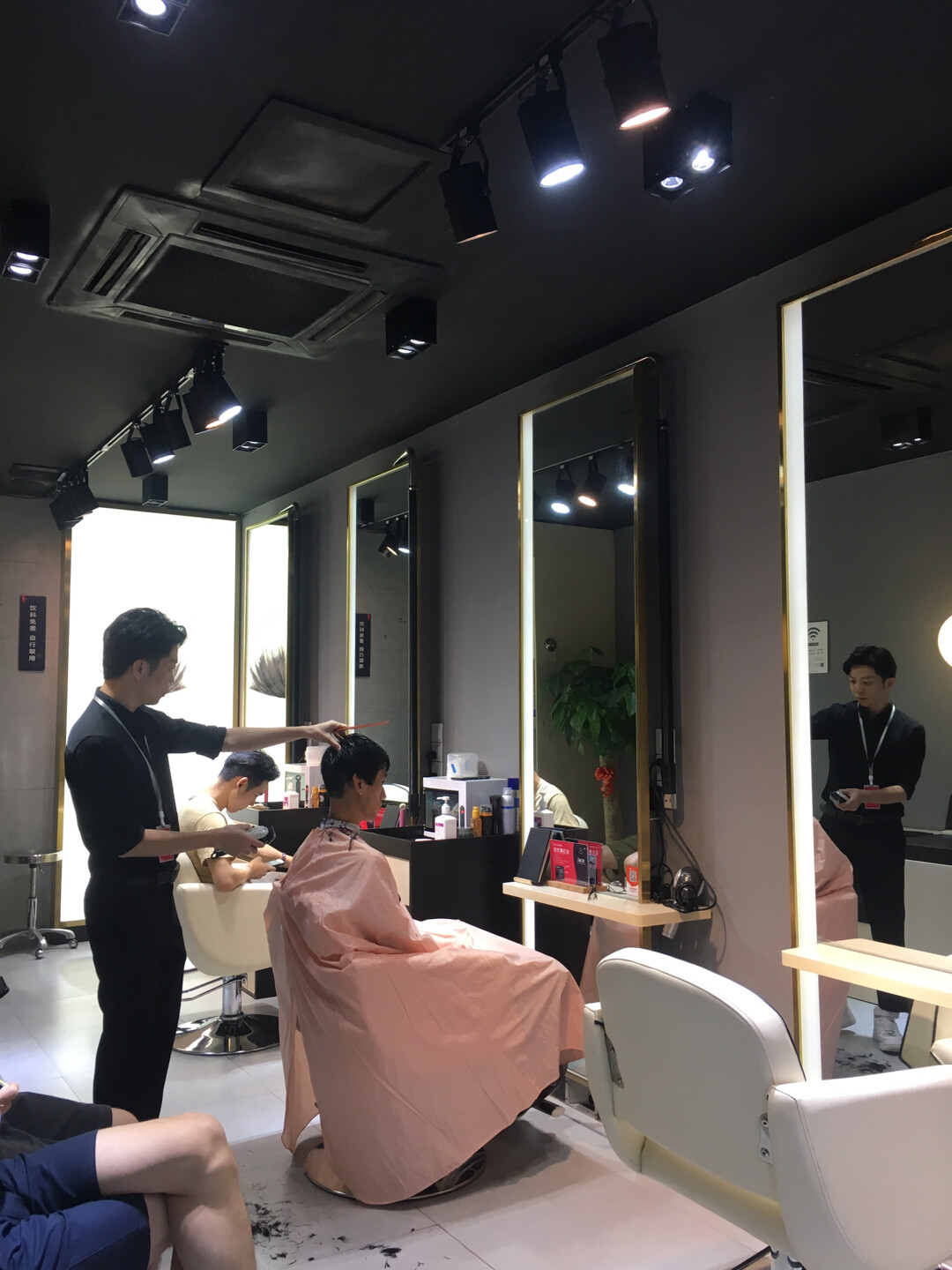 中山市快剪店加盟,在广州开快剪店要投资多少钱