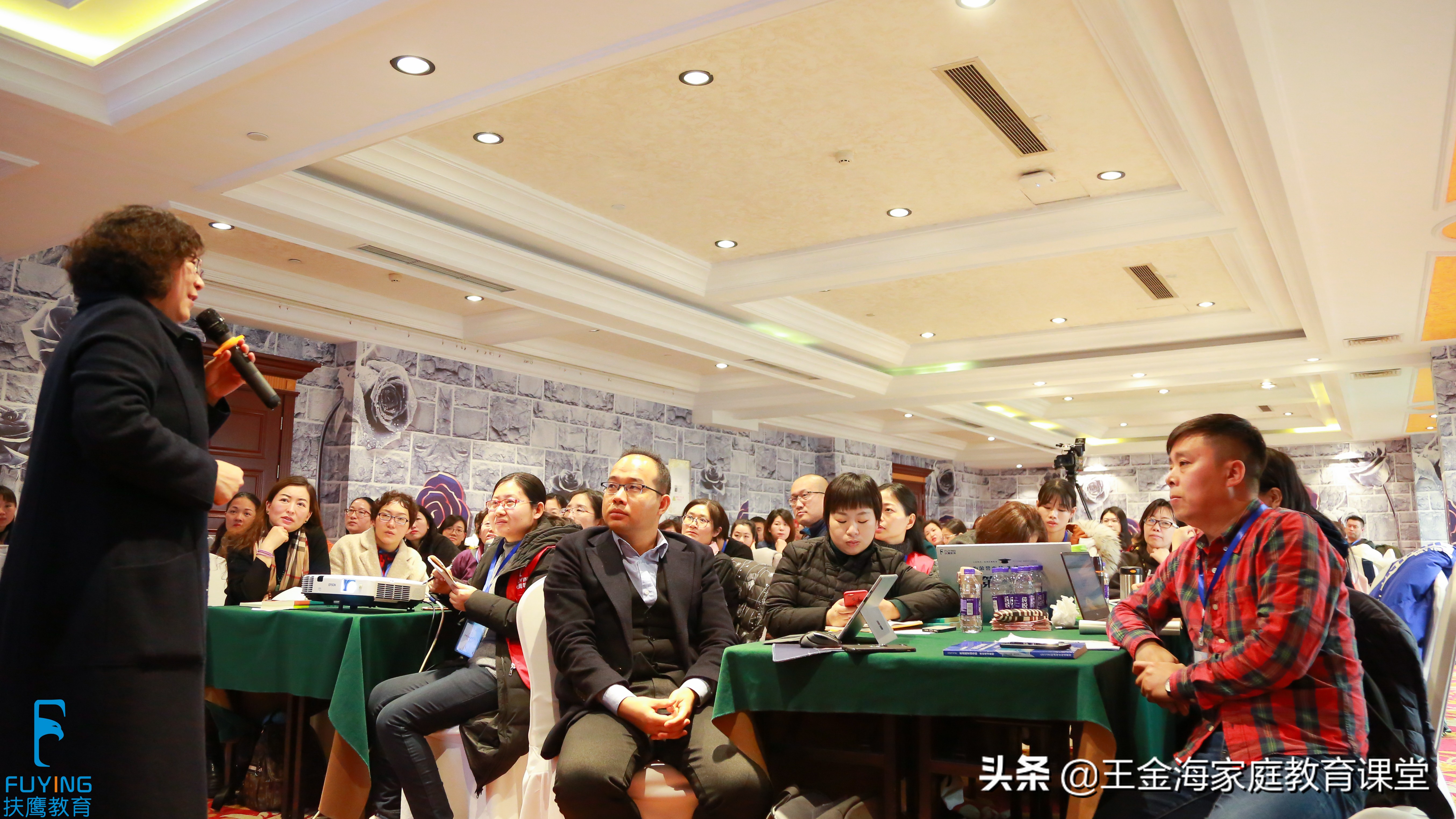 成年人爱偷父母钱还不承认,姐姐偷弟弟零花钱不承认怎么处理