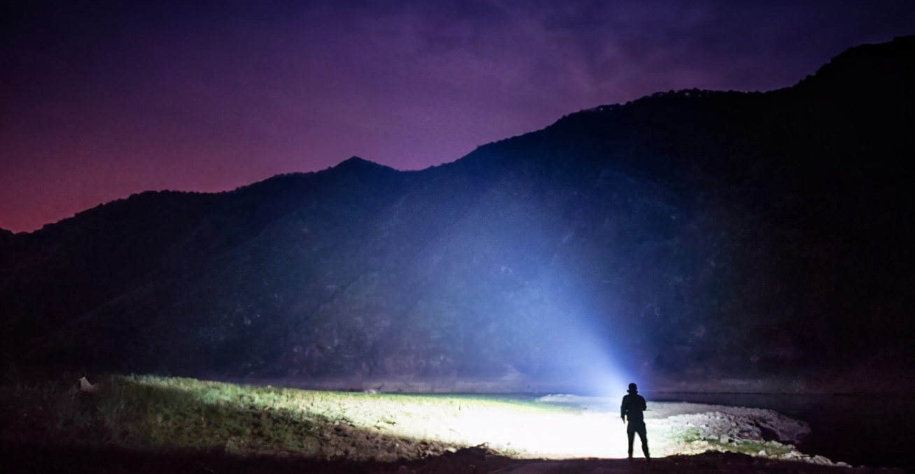 小米极峰手电筒,小米有品手电筒评测