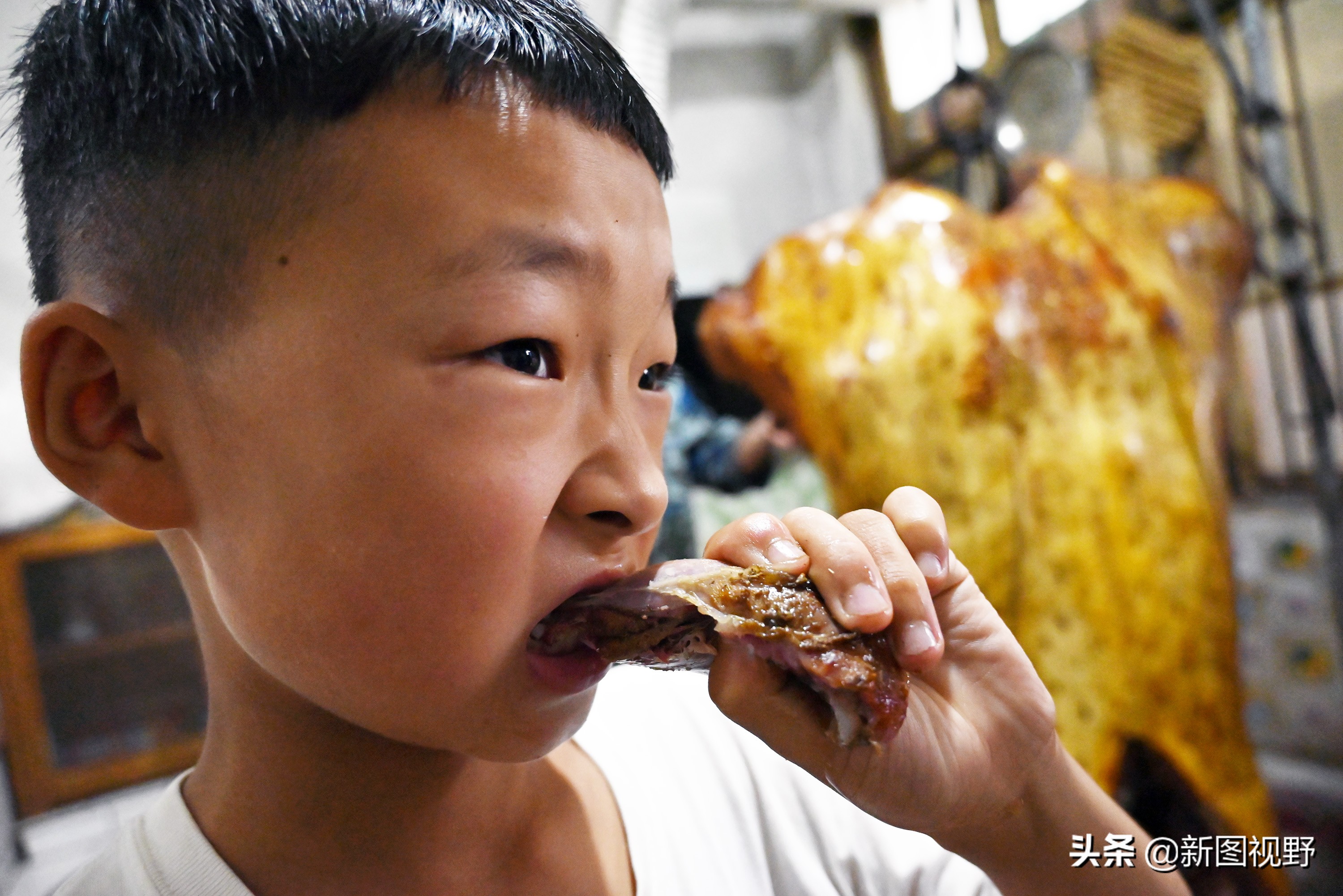 山东夫妻吃货,深夜夫妻驱车400公里吃烧烤