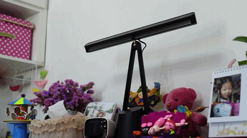 练习钢琴光线不够会伤眼，实测“明基专业钢琴灯”