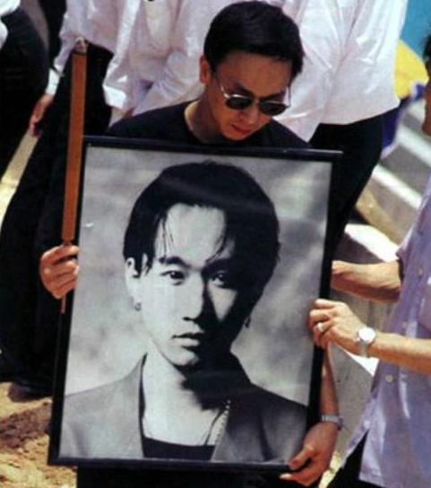 黄家驹如何看待香港音乐,香港乐坛对黄家驹的影响