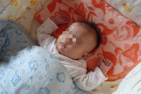 孩子穿睡袋还需要穿秋衣吗,孩子穿睡袋还需要盖被子吗