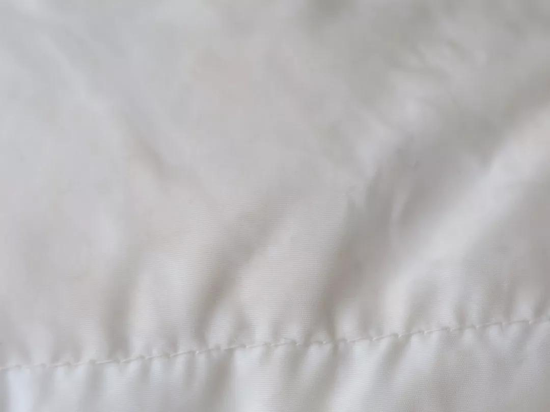 羽绒服脏了直接用毛巾擦可以吗,白色羽绒服特别脏干洗店能搞定吗