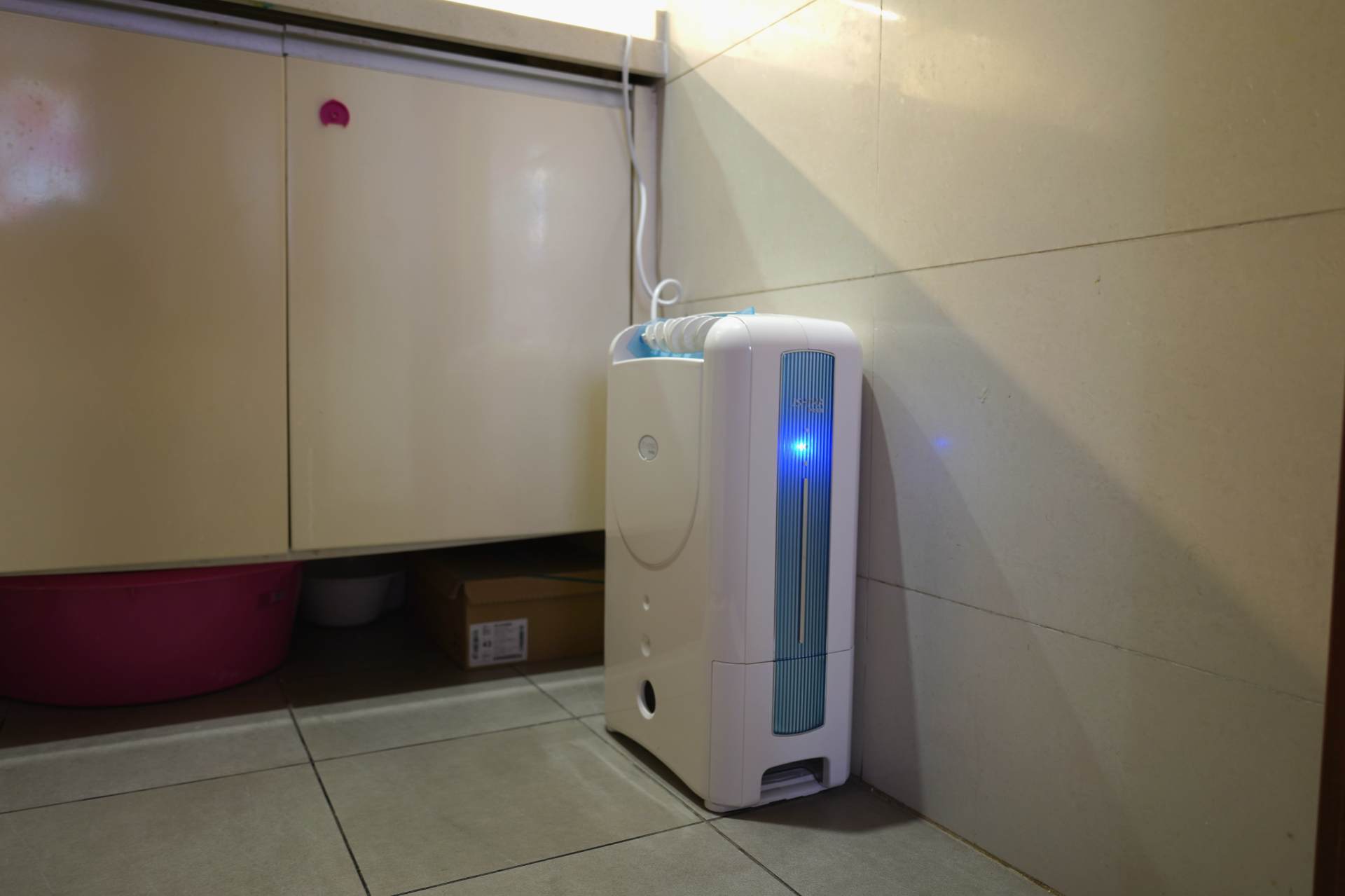 不用压缩机除湿,无压缩机除湿机的除湿原理