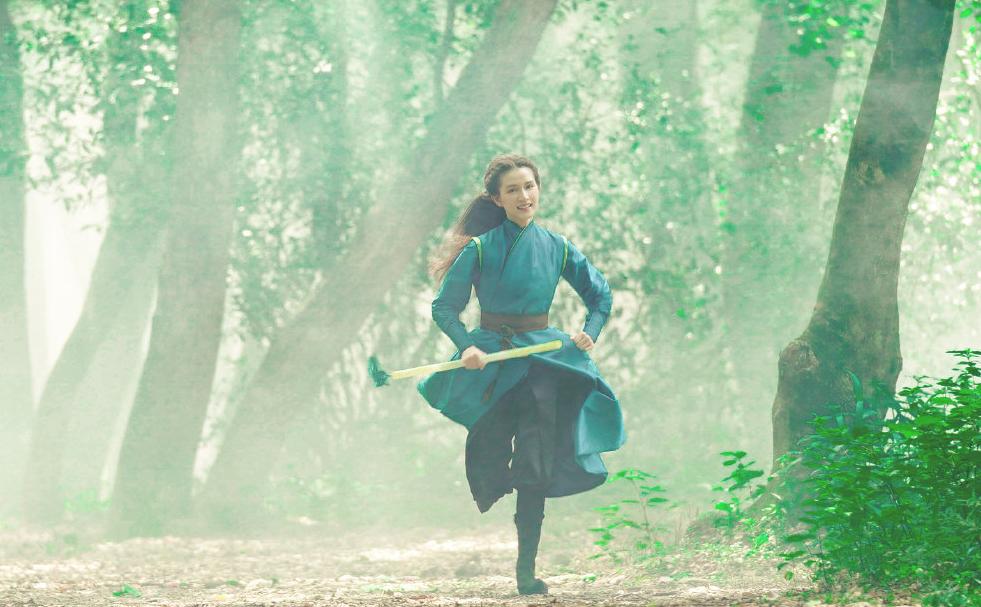 新射雕英雄传欧阳克出场,新版射雕欧阳克被困荒岛吃兔肉