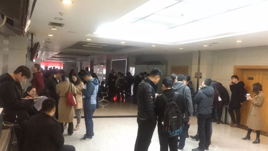 北京首次土拍14家房企抢一块地,北京68亿挂牌三宗地块