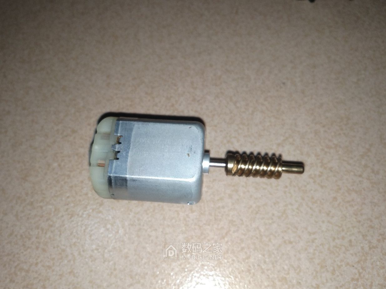 福特嘉年华尾箱关好仪表显示未关,福特嘉年华后备箱锁维修