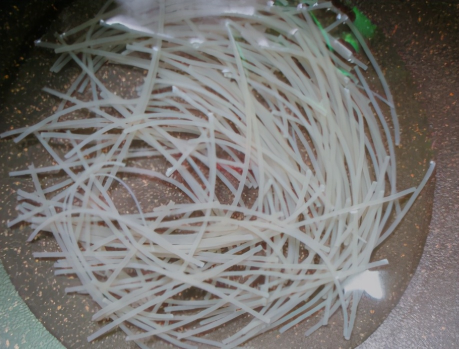 炒粉条的时候怎么防止粘锅,炒粉条要不要加醋