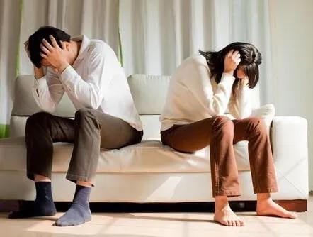 保姆突然升职,保姆要求一次给一年的工资合理吗