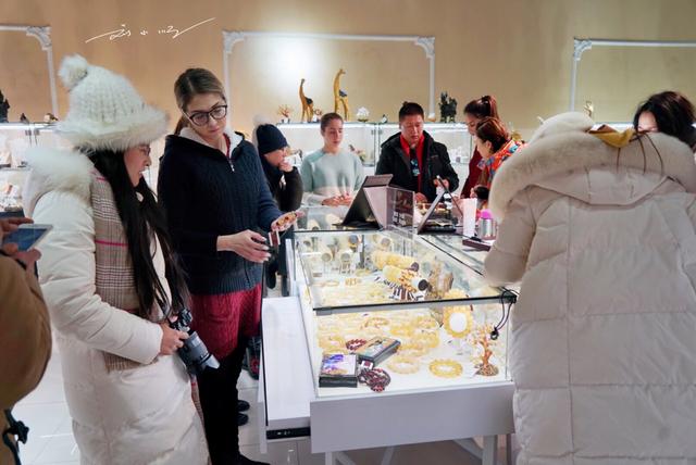为什么中国人到日本疯狂购物,中国游客到国外疯狂购物的现象