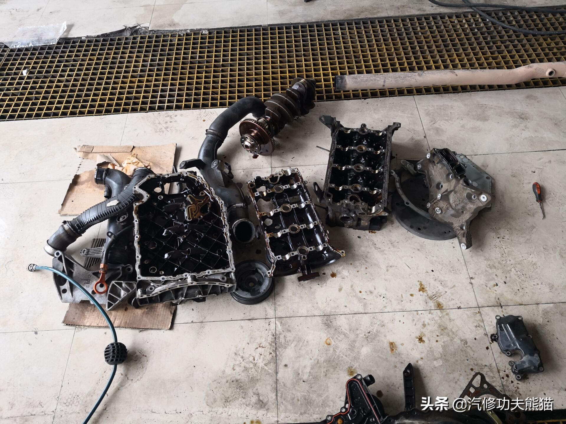 大众途观发动机烧机油维修多少钱,2010款大众途观严重烧机油