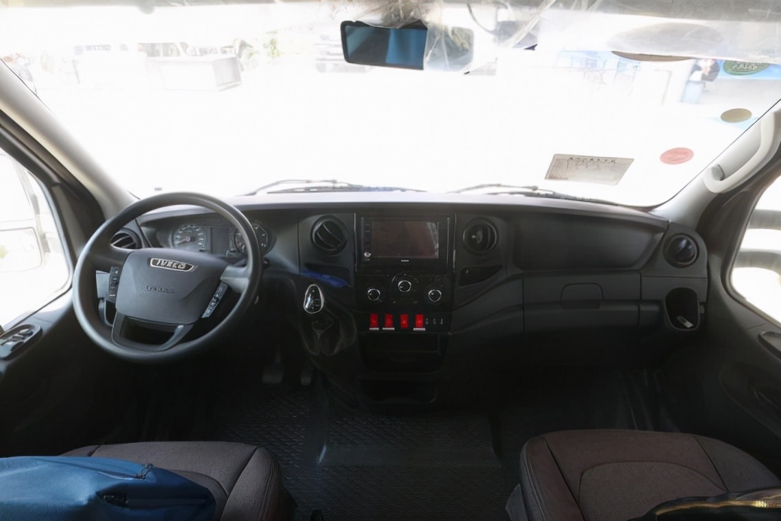 隆翠一号旗舰双拓展房车,隆翠房车3号前门版