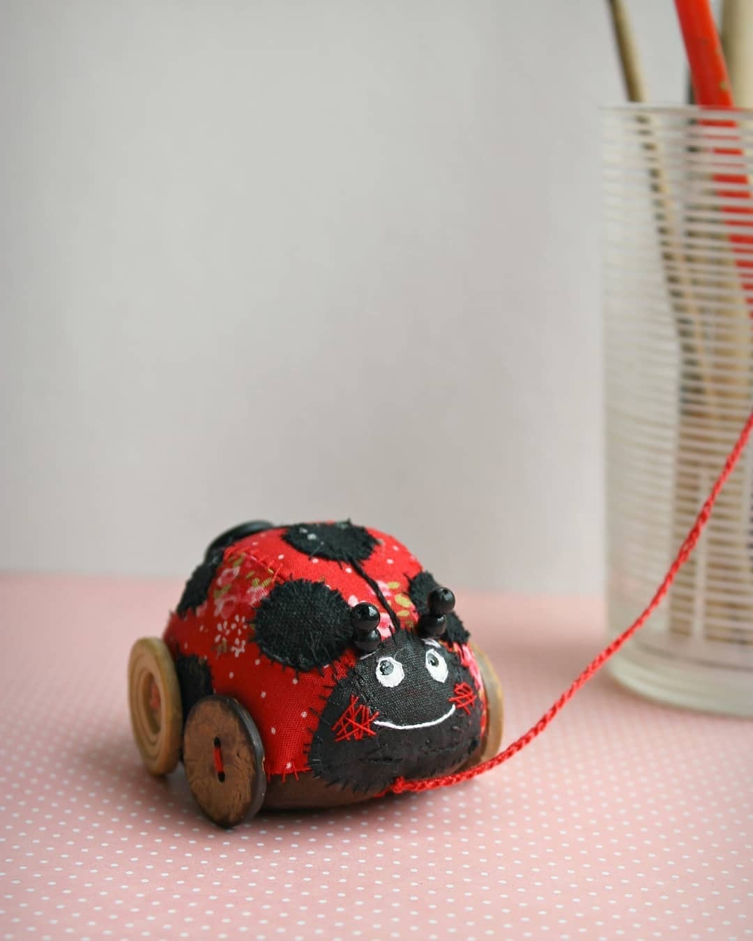 国外艺术家的布艺玩偶作品，非常有创意和想象力