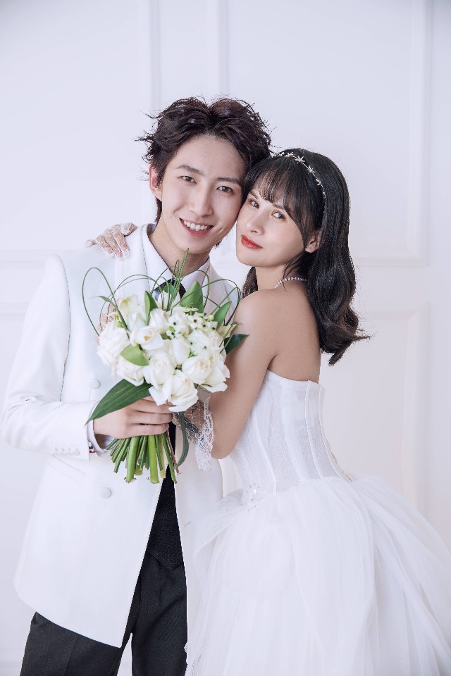 今夕何夕，见此良人大理旅拍婚纱照