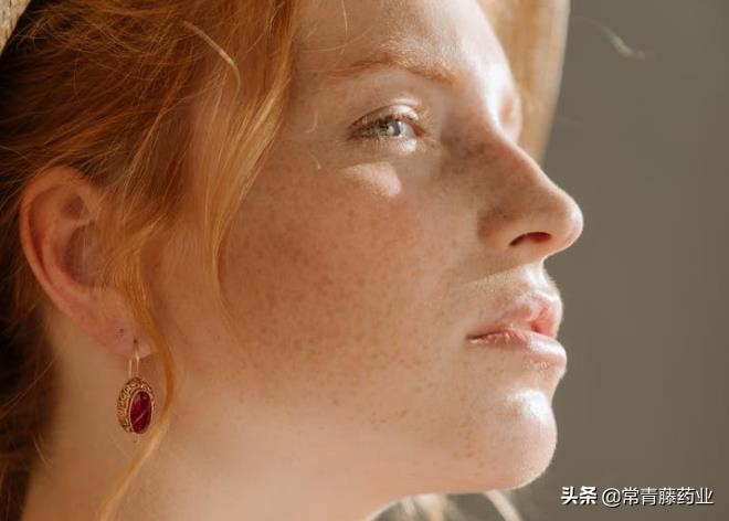 指甲变黑一定是灰指甲吗,指甲变黑是什么病的前兆