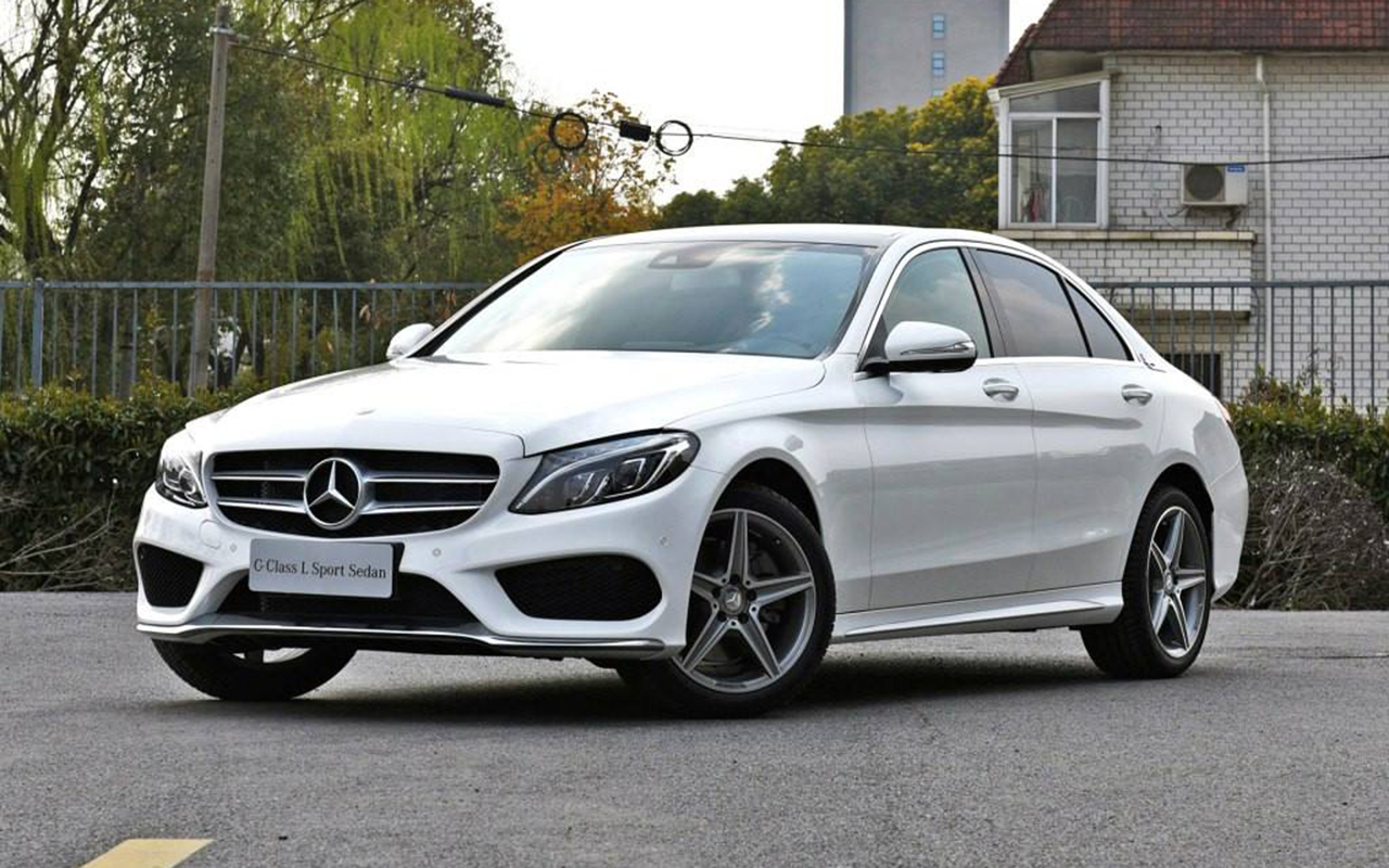 奔驰c级现在值得买吗还是等新款,奔驰c级能买到以前的老款吗