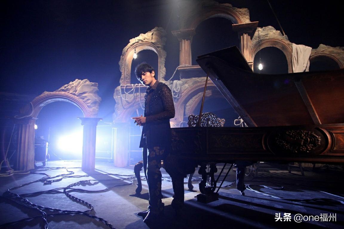 当初不被看好的福建人，天王周杰伦现在的成就，甩开那些人几条街