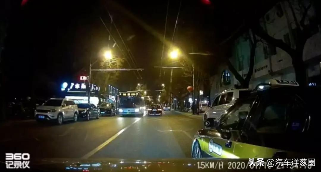 高速车辆事故时正确做法,高速遇交通事故的正确做法