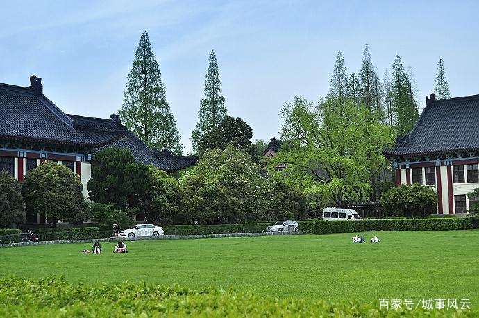东北师范大学强专业,南师大在全国师范大学排名