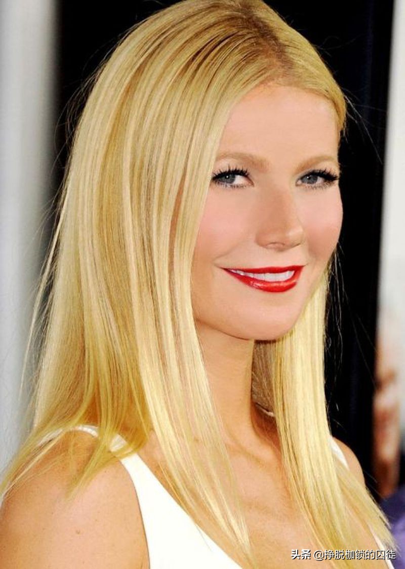 常见很多黑人顶着满脑袋的“钢圈”，他们的卷发是天然还是人为？