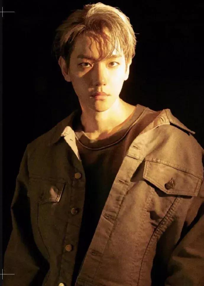 遭记者挖坑？SM新晋SOLO歌手高情商化解危机，深情告白成员……