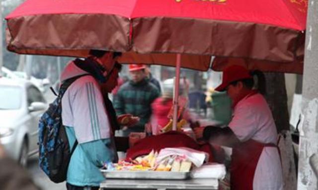 40岁以上女性每日一片叶酸,37岁每天吃一片叶酸有什么副作用