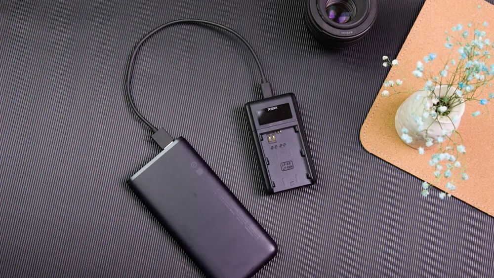 有充电器可以给手机充电吗,怎么样用充电宝给单反相机供电