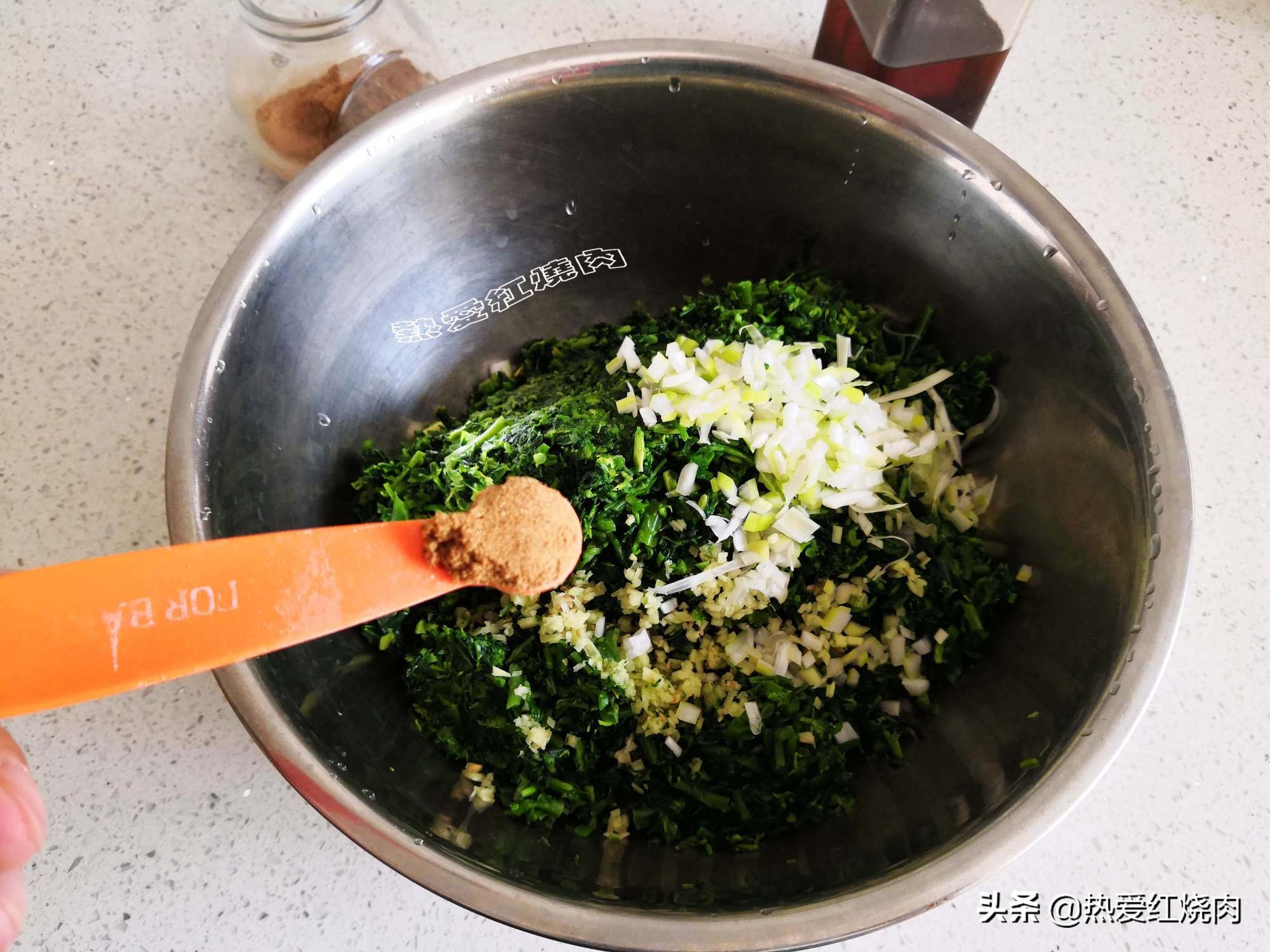 纯棒子面团子的做法,棒子面菜团子怎么做不开裂